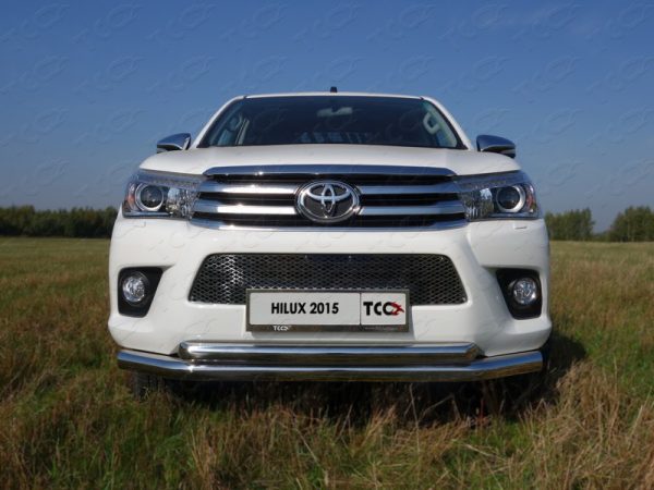 Hilux 2015-   Решетка радиатора (лист)